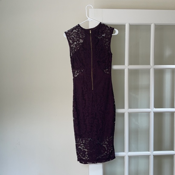 Plum Lace Windsor Midi Dress Size Small - Picture 3 of 3